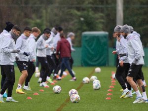 Trabzonspor, Yağmur Altında Kayserispor Maçı Hazırlıklarını Sürdürdü