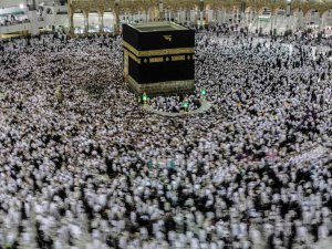 Kabe’de İnsan Seli