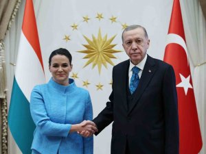Cumhurbaşkanı Erdoğan, Macaristan Cumhurbaşkanı Novak’ı Resmi Törenle Karşıladı