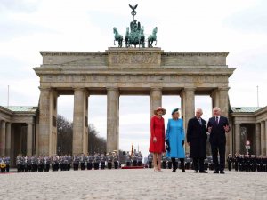 İ̇ngiltere Kralı Iıı. Charles İlk Yurt Dışı Ziyareti İçin Almanya’da