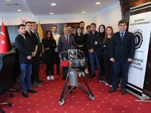 Edirne’de Roket Tasarlayan Üniversiteliler Finalde Yarışacak