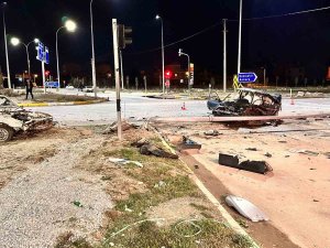 İ̇ki Otomobilin Karıştığı Kazada 3 Kişi Yaralandı