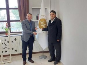 Depremzedelere 15 Bin Tl Bağışladı