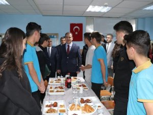 Vali Akbıyık Öğrencilerle İftarda Buluştu