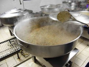 Bilecik Belediyesi Ramazanda Evlere Sıcak Yemek Dağıtıyor