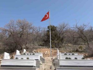 Pkk Terör Örgütüne 6 Şehit Veren Ekmekçiler Köyünün Acısı Dinmiyor