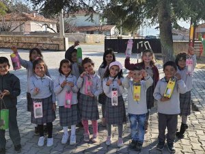 Kuşların Yuvalarını Minikler Yaptı