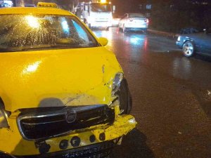 Ereğli’de Feci Kaza: İ̇ki Otomobil Kafa Kafaya Çarpıştı