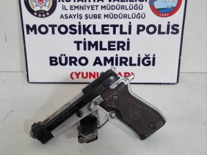 Kütahya’da Bir Kişinin Üzerinde Ruhsatsız Tabanca Ele Geçirildi