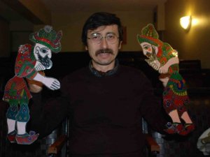 Ekmek Arası Karagözle Hacivat