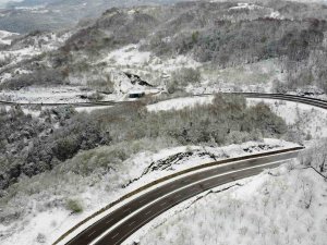 Karadeniz Sahil Yolundaki Kar Manzaraları Dron İle Görüntülendi