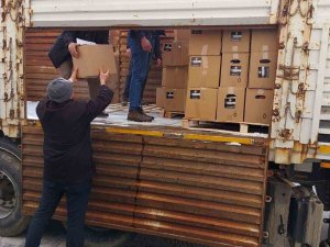 Deprem Bölgesine Bir Tır Yardım Kolisi Gönderildi