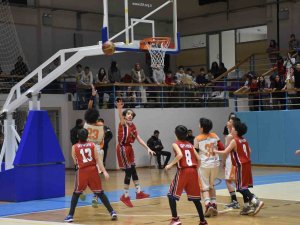Afyonkarahisar’da ’Küçükler Basketbol’ Maçları Tamamlandı
