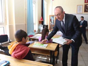 Meram’da Çocuklara “Çevreci Çocuk Eğitim Seti” Dağıtıldı