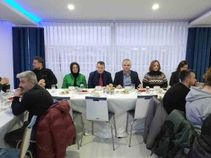 Düzce Gazeteciler Cemiyeti Üyeleri İftarda Bir Araya Geldi
