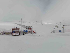Erciyes’te Kar Yağışı Turizmcileri Sevindirdi
