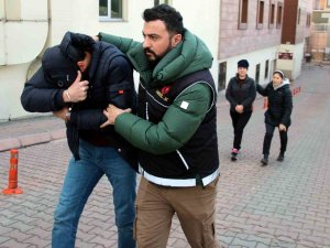 Uyuşturucu Taciri 4 Kişi Adliyede
