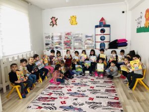Ağrılı Minikler Depremzede Çocuklar İçin Kitap Topladı