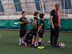 Geleceğin Futbolcularını Yetiştiriyorlar