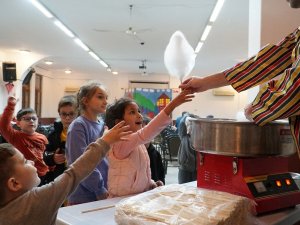 Gölcük’te Çocuklar Ramazan Akşamını Doyasıya Eğlenerek Geçirdi