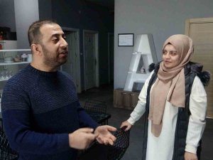 Bursa’da Yaşayan Togg Talihlisi: "İ̇ki Ay İçerisinde Bir Oğlum Olacak, Togg’u Sünnet Aracı Yapacağız"