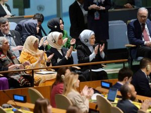 Emine Erdoğan Ve Guterres, Bm’de Deprem İçin Kurulan "Anma Köşesi’ni Ziyaret Etti