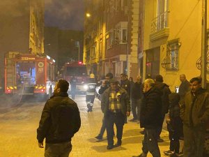 Tarihi Ev Alev Topuna Döndü, Sokağa Dökülen Mahalleli İsyan Etti
