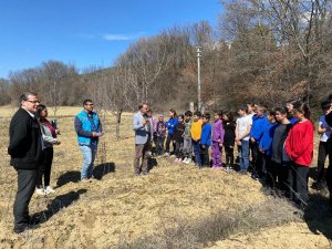 Şaphane’de Ortaokul Öğrencilerine Meyve Bahçesinde Tarım Eğitimi