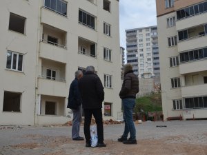 Önce Ağır, Sonra Az Hasarlı Raporu Verdiler: Site Sakinleri Tekrardan Detaylı İnceleme İstedi