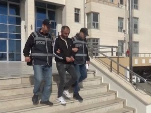 Aranan Şahıs Sahte Kimlikle Yakalandı