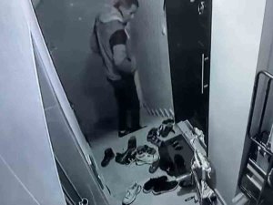 Arnavutköy’de Modeline Göre Ayakkabı Çalan Hırsız Kamerada