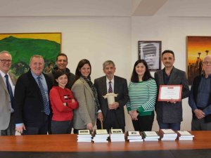 Ünlü Sanatçı Turgut Akter’den Devlet Konservatuvarına Jest