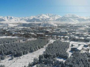 Dronla Görüntülenen Kar Manzarası Kartpostallık Görüntüler Oluşturdu