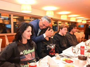 Kemer Belediyesinden 300 Öğrenciye İftar