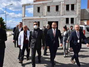 Kuşadası Devlet Hastanesi Diyaliz Merkezi’nde Çalışmalar Devam Ediyor