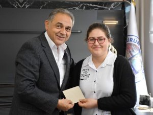 Başkan Çiftçi’den ‘Ağladım’ Şiirine Ödül