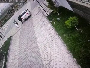 Nakliyeci Hırsızlar Kameraya Yakalandı