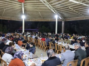 Marmaris Belediyesi, Çamlı Mahallesi’nde İftar Yemeği Verdi