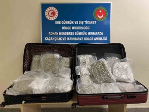 İ̇zmir’deki Havalimanında Valiz İçerisinden "Zehir" Çıktı