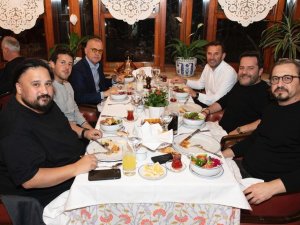 Galatasaray Futbol Takımı İftar Yemeğinde Bir Araya Geldi