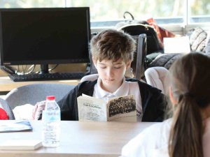 Bayraklı’nın Kitap Kafeleri Yüzlerce Öğrenciyi Ağırladı