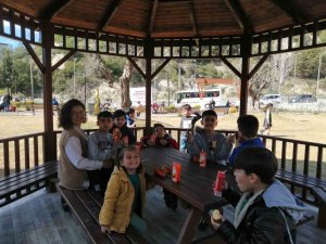 Kuşadalı Çocuklar, "Anne, Baba Çocuk Eğitim Merkezi" Sayesinde Kütüphane İle Tanıştı