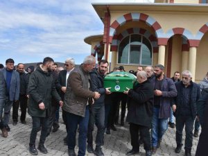 Pide Yerken Soluk Borusu Tıkanarak Ölen Kişi Son Yolculuğuna Uğurlandı