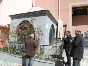 Akşemseddin Hazretleri’nin Babasının Kabrine Ziyaretçi Akını