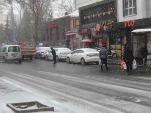 Kars’ta Kar Yağışı Ve Tipi Etkili Oluyor