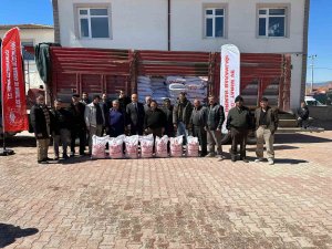 Hüyüklü Çiftçilere Sertifikalı Nohut Tohumu Desteği