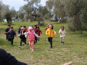 Efeler’in Minikleri Orman Haftası’nı Doğayla İç İçe Kutladı