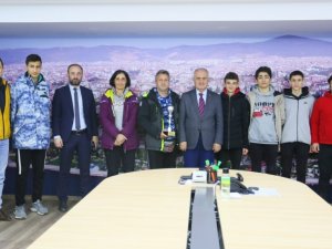 Derincespor Çim Hokeyi Takımı’ndan Önemli Başarı