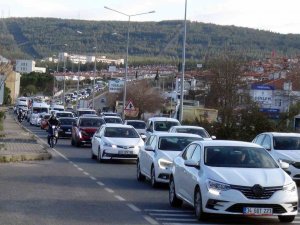 Trafik Tıkandı, Uzun Kuyruk Oluştu