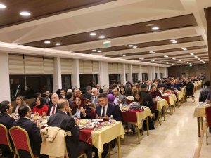 Ankara Adliyesi Personelleri Depremzede Ailelerle İftarda Bir Araya Geldi